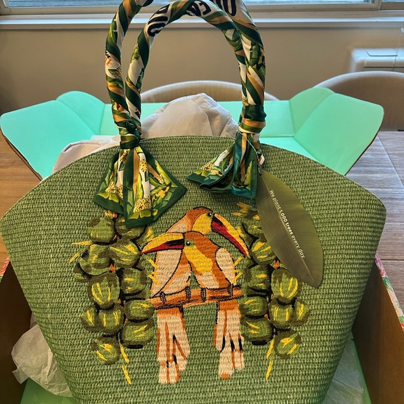 FARM Rio Green Tote with Bird Motif - Picture 5 of 6
